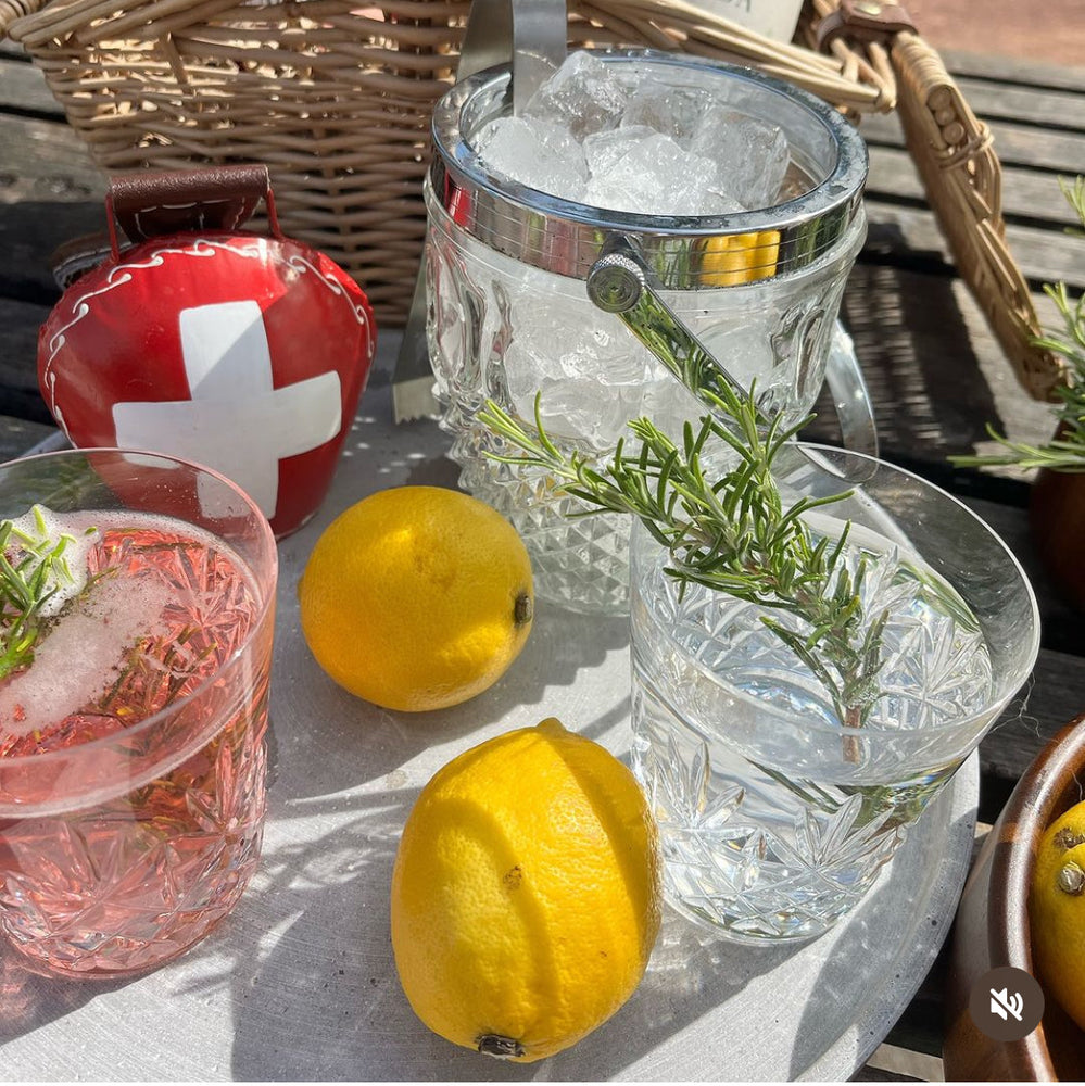 The Perfect Match: Pairing Alcohol-Free Aperitivos with Swiss Cuisine